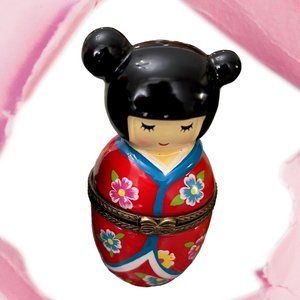 Vintage Asian Oriental Geisha Girl Hinged Trinket Box Porcelain Gold Accents.